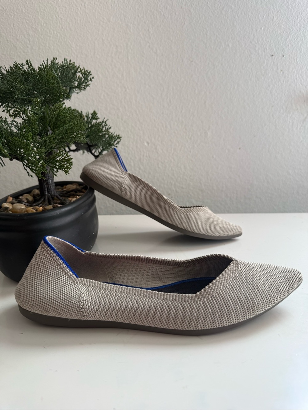 Rothy's the Point size 6.5 Knit Flats in Light Beige with Blue Trim - Picture 2 of 8